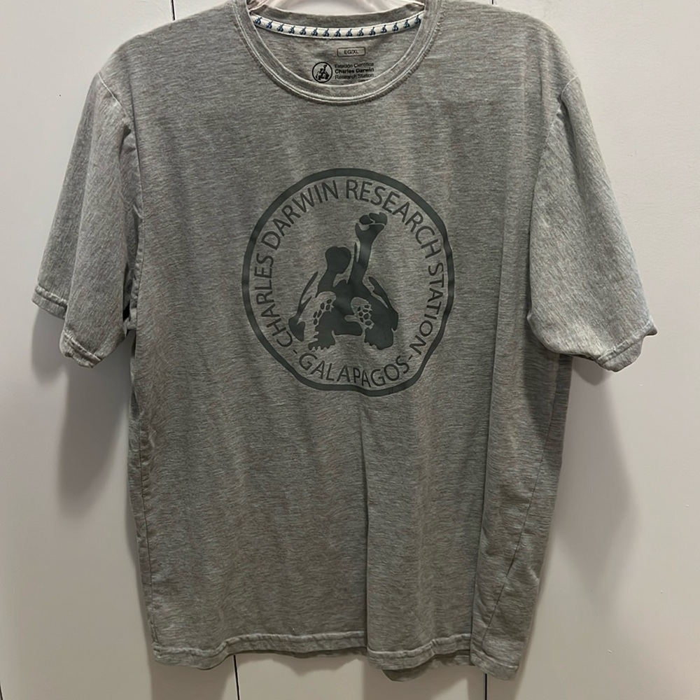 Men’s Charles Darwin Research Station Galapagos T shirt.